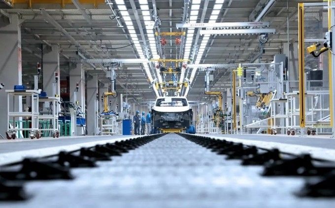 Shaanxi Xianghelixin Automobile Sales Service Co., Ltd. ligne de production du fabricant