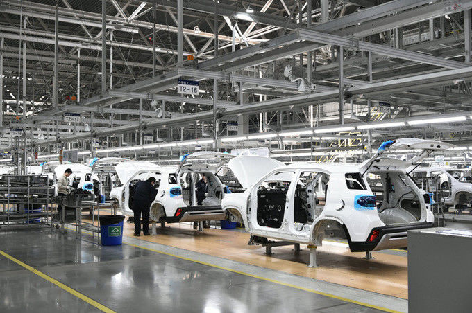 Shaanxi Xianghelixin Automobile Sales Service Co., Ltd. ligne de production du fabricant